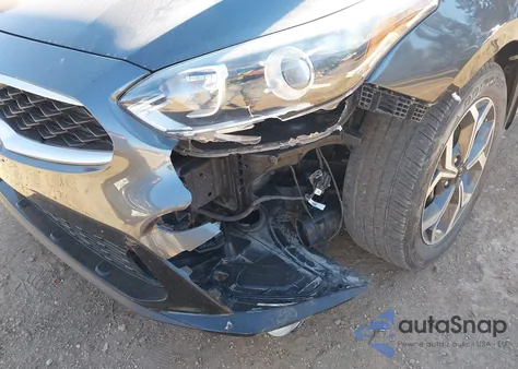 2021 Kia Forte Lxs z USA, uszkodzony, nr VIN 3KPF24AD9ME353489